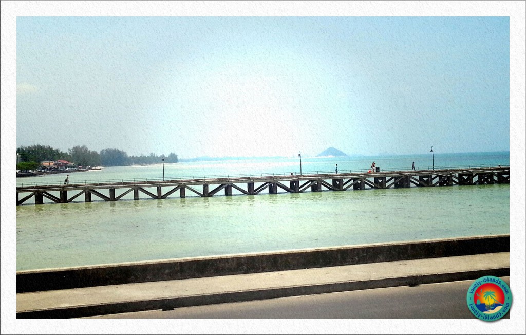 Donsak Pier in Surat Thani